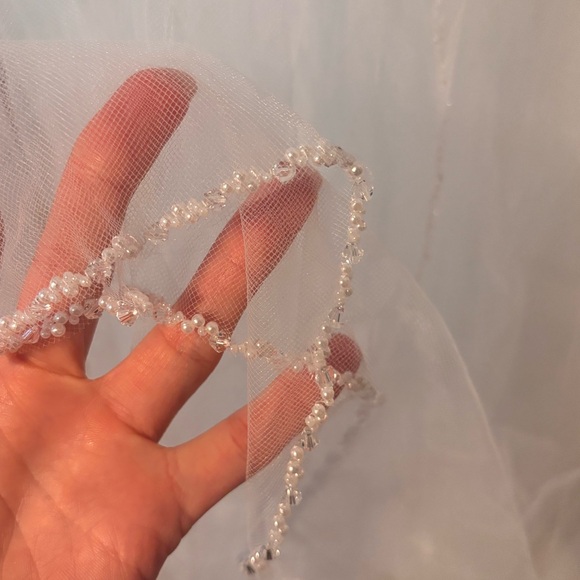 NWT Kylie Crystal & Pearl Beaded Veil Cathedral - 108 inches / White main image 8